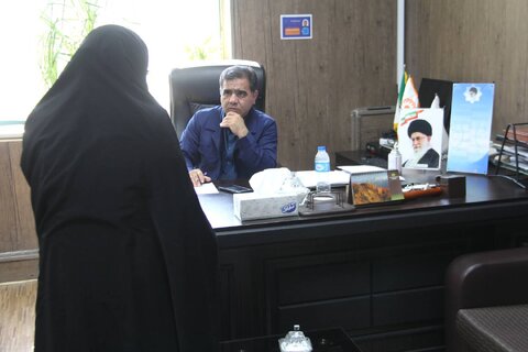 گزارش تصویری| مدیر کل بهزیستی ایلام در دیدار حضوری درخواستهای مردمی را پاسخ داد