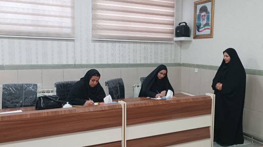 برگزاری آزمون تسهیلگران دوران سالمندی در بهزیستی شاهین‌دژ