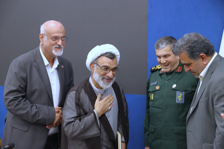 اهدای 3459 جهیزیه و امضای تفاهم نامه همکاری با سپاه پاسداران اهدای 3459 جهیزیه و امضای تفاهم نامه همکاری با سپاه پاسداران