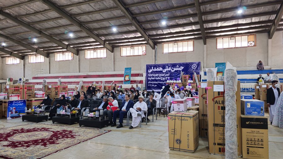 واگذاری ۳۳ سری جهیزیه به زوجین تحت حمایت بهزیستی