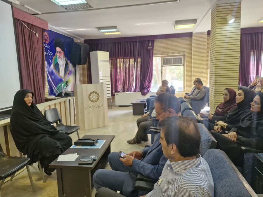 نشست صمیمانه مدیرکل بهزیستی البرز با کارکنان بهزیستی کرج نشست صمیمانه مدیرکل بهزیستی البرز با کارکنان بهزیستی کرج