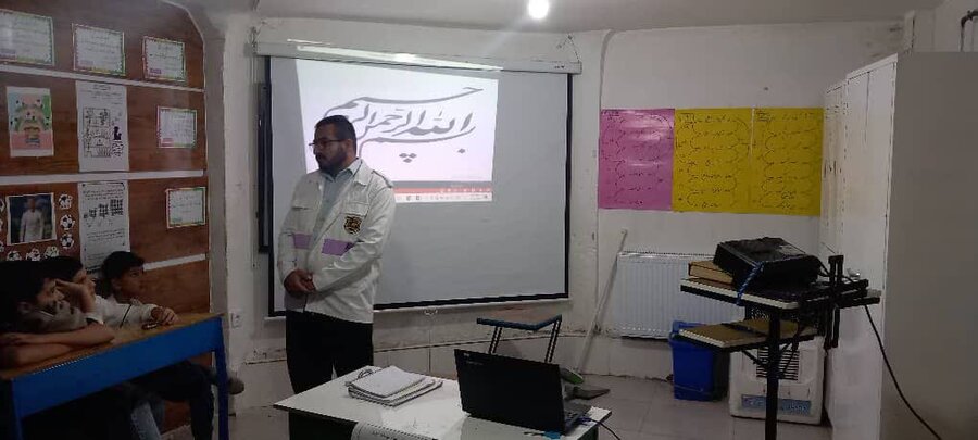 دانشآموزان دیواندرهای با آسیبهای فضای مجازی آشنا شدند