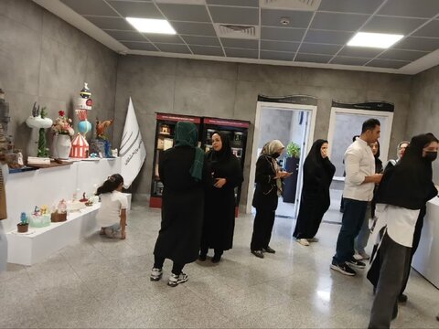 دوره آموزشی کیک و شیرینی‌پزی ویژه بانوان سرپرست خانواده