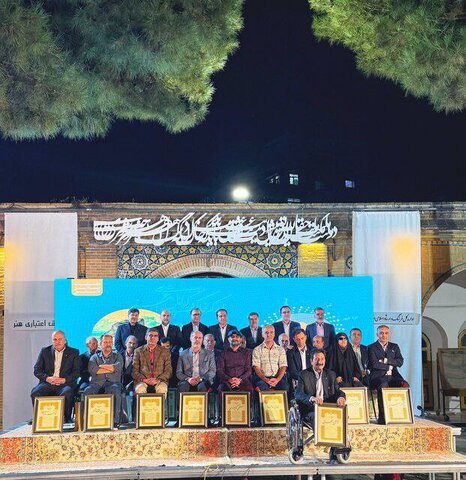 نابینای نخبه قرآنی در ردیف نامداران فرهنگ و هنر استان ایلام قرار گرفت