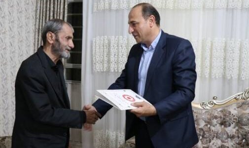 دیدار صمیمی دکتر کاظمزاده و مدیرکل بهزیستی آذربایجانغربی با خانوادههای معظم شهدا