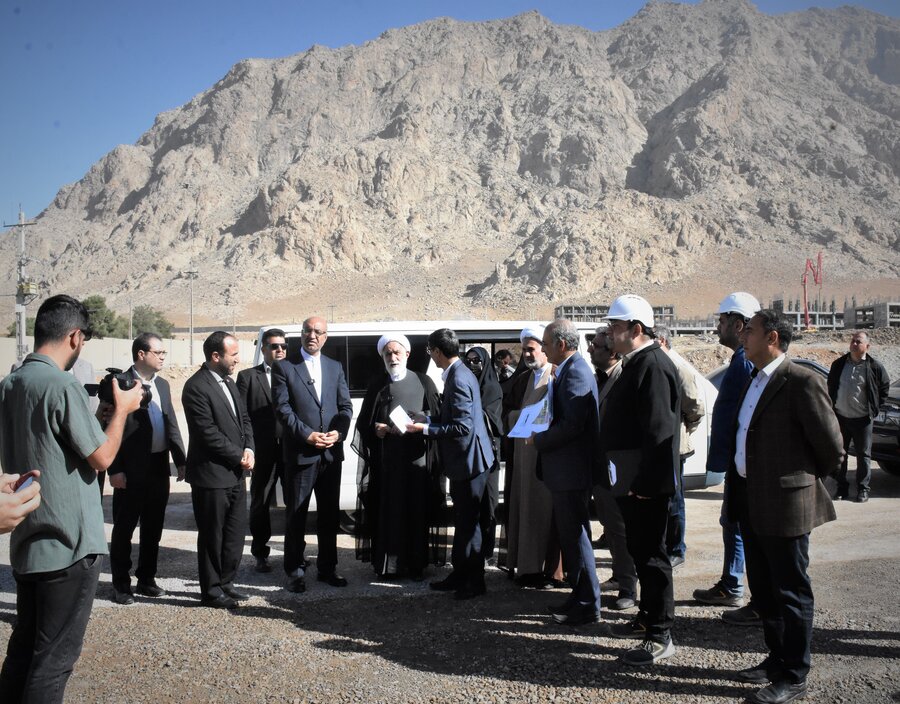 کلنگ مسکن مددجویان بهزیستی به جانِ زمین نشست