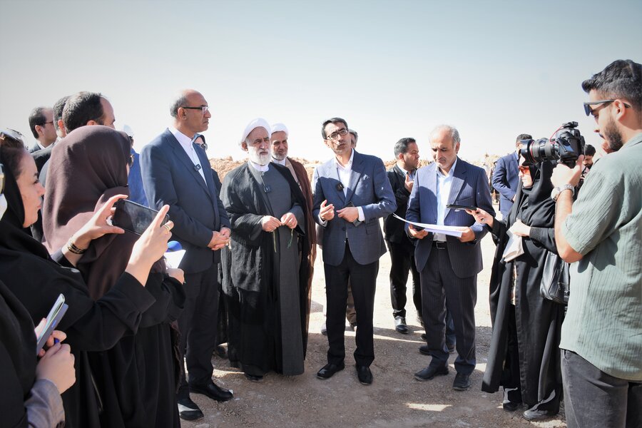 کلنگ مسکن مددجویان بهزیستی به جانِ زمین نشست