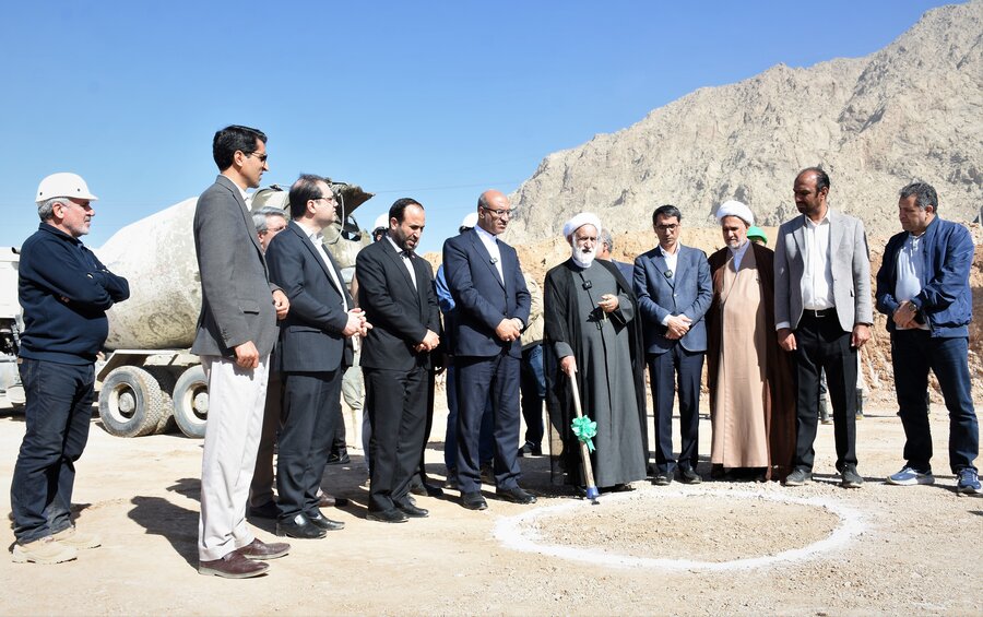 کلنگ مسکن مددجویان بهزیستی به جانِ زمین نشست