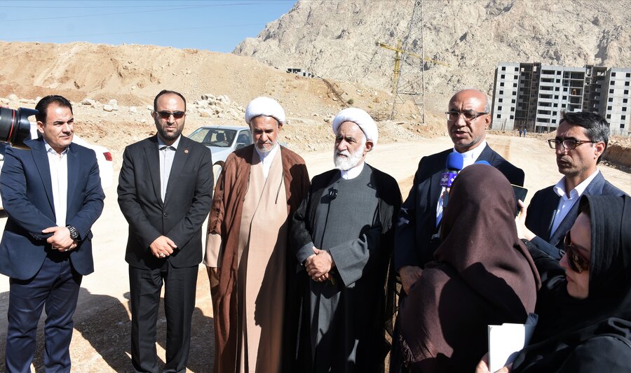 کلنگ مسکن مددجویان بهزیستی به جانِ زمین نشست