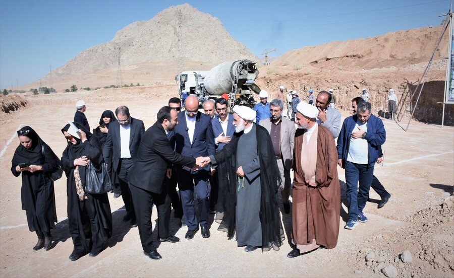 کلنگ مسکن مددجویان بهزیستی به جانِ زمین نشست