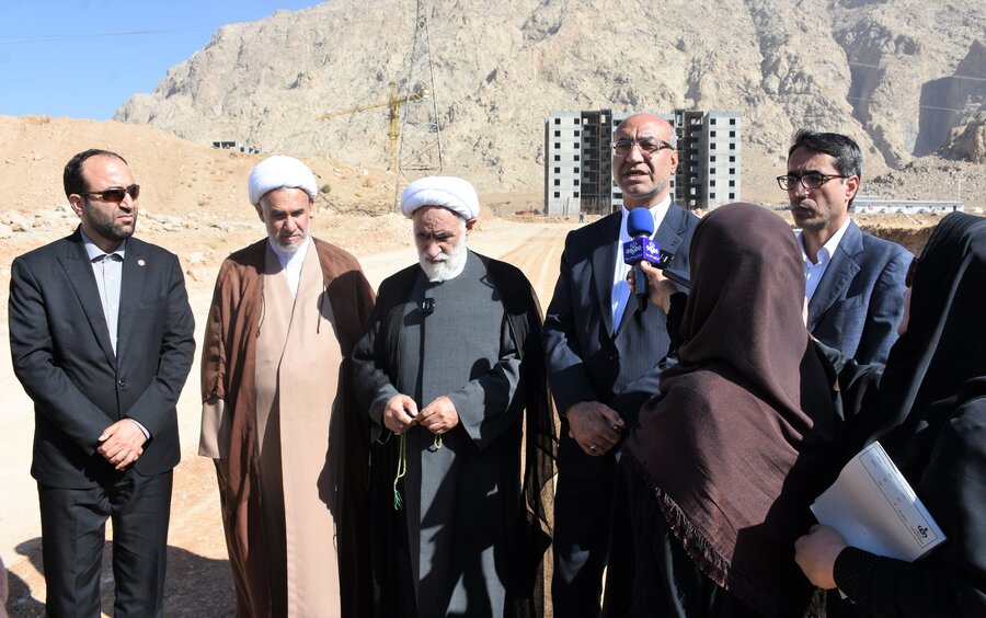 کلنگ مسکن مددجویان بهزیستی به جانِ زمین نشست