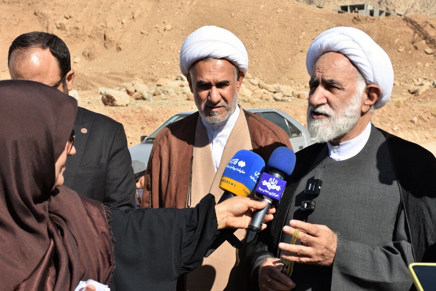 کلنگ مسکن مددجویان بهزیستی به جانِ زمین نشست