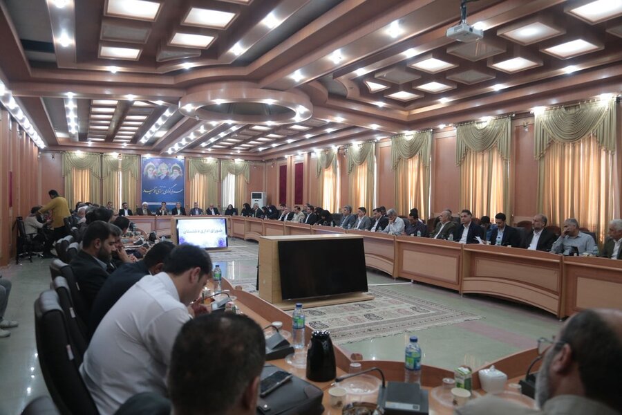 معاون وزیر و رئیس سازمان بهزیستی کشور در جلسه شورای اداری دشتستان