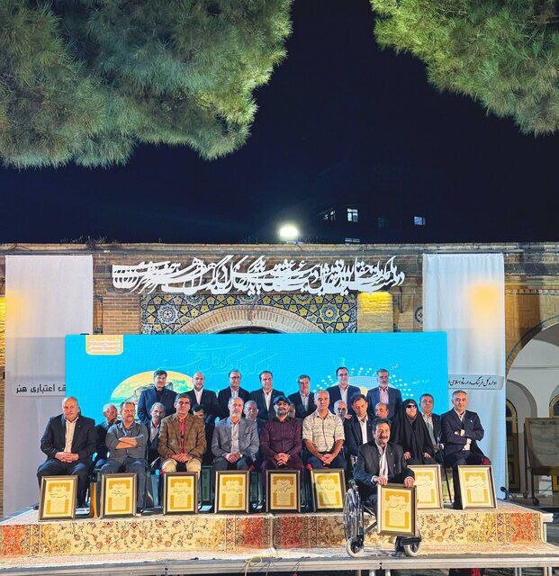 نابینای نخبه قرآنی در ردیف نامداران فرهنگ و هنر استان ایلام قرار گرفت