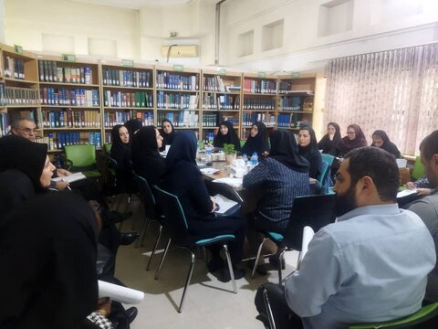 نشست هم اندیشی و برنامه ریزی دبیرخانه شهر دوستدار سالمند رشت