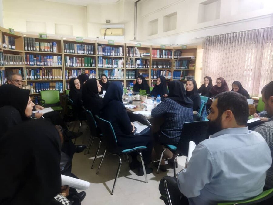 نشست هم اندیشی و برنامه ریزی دبیرخانه شهر دوستدار سالمند رشت