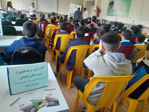 گزارش تصویری| دانش آموزان شهرستان خرمدره پیشگیری از آسیب های اجتماعی را فرا گرفتند