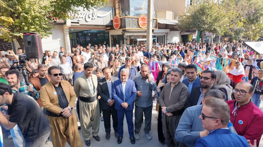 کارناوال هجدهمین جشنواره بینالمللی تئاتر خیابانی مریوان برگزار شد