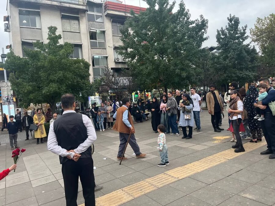 نمایش خیابانی حسنک بعنوان تنها نماینده بهزیستی گیلان در بخش فراگیر هجدهمین جشنواره بین المللی تئاتر خیابانی مریوان نمایش خیابانی حسنک بعنوان تنها نماینده بهزیستی گیلان در بخش فراگیر هجدهمین جشنواره بین المللی تئاتر خیابانی مریوان