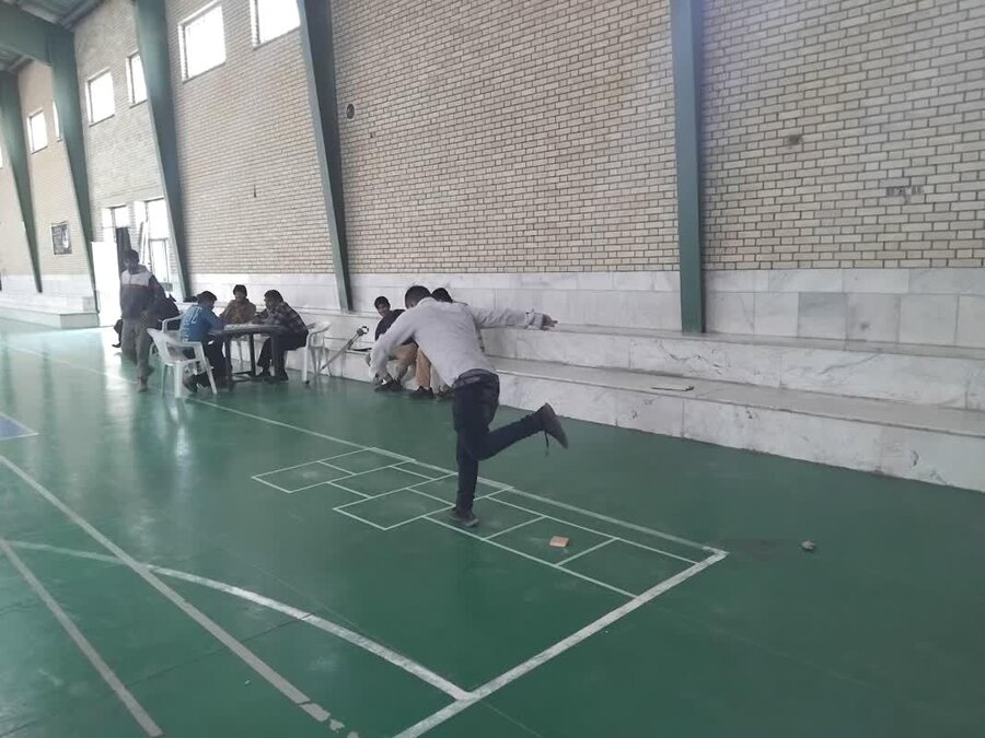 فریدن| برگزاری جشنواره بازیهای بومی محلی جام بلند همتان