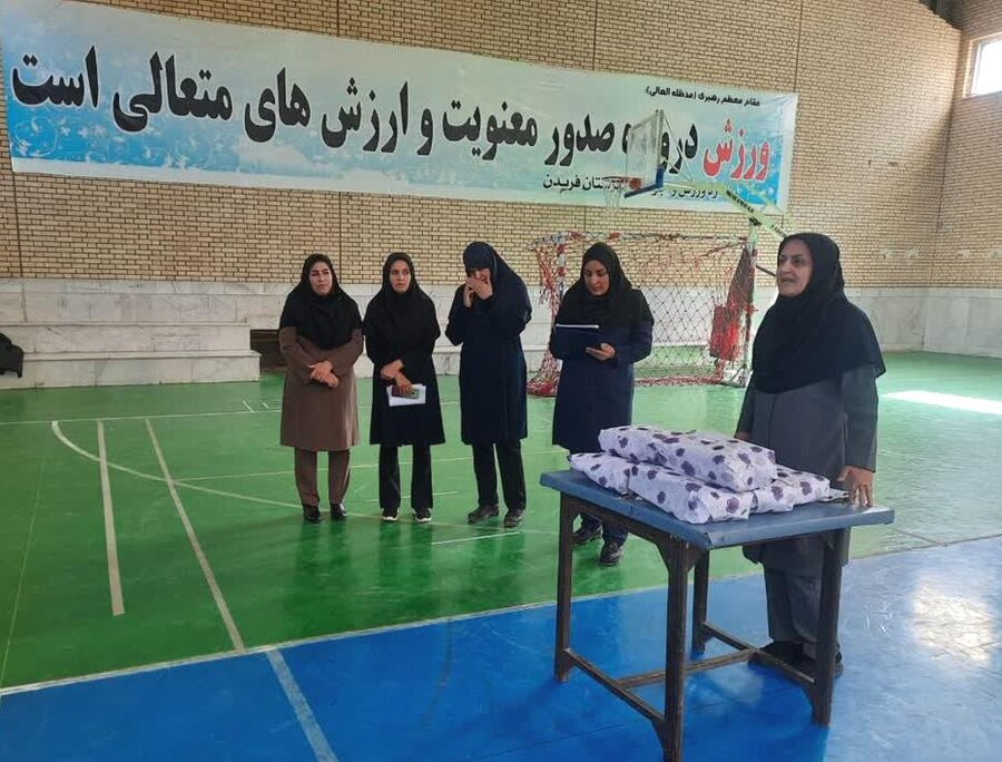 فریدن| برگزاری جشنواره بازی‌های بومی محلی جام بلند همتان