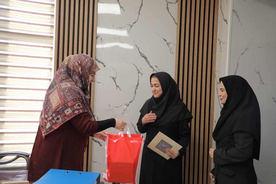 شهرتهران| تقدیر مدیر بهزیستی از مسئول رفاه