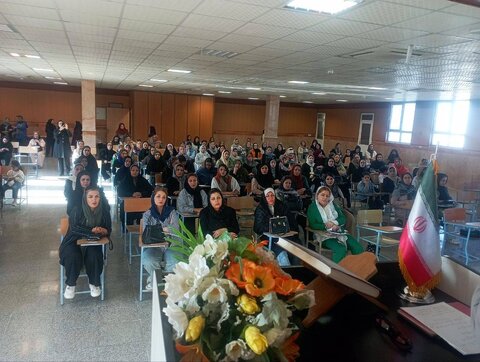 شیراز|برگزاری کارگاه آموزشی پیشگیری از آسیب های اجتماعی توسط کارشناس اورژانس اجتماعی شیراز