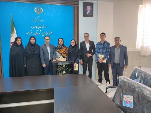 خرامه|از نوجوانان قهرمان و منتخبین اداره بهزیستی شهرستان خرامه که به مرحله انتخابی پاراآسیایی صعود کردند تجلیل شد