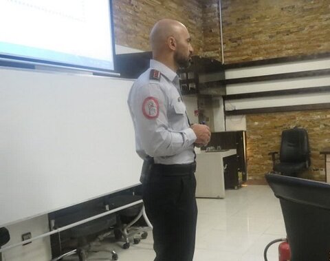 شاهین‌شهرو میمه| نشست آموزشی پدافند غیرعامل