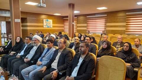 آیین اهدای ۱۰۰ قلم وسایل کمک‌ توانبخشی به جامعه هدف بهزیستی استان سمنان برگزار شد