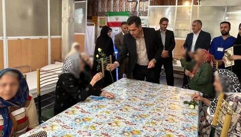 تجلیل از پرستاران مراکز توانبخشی شهرستان ساوجبلاغ به مناسبت روز پرستار