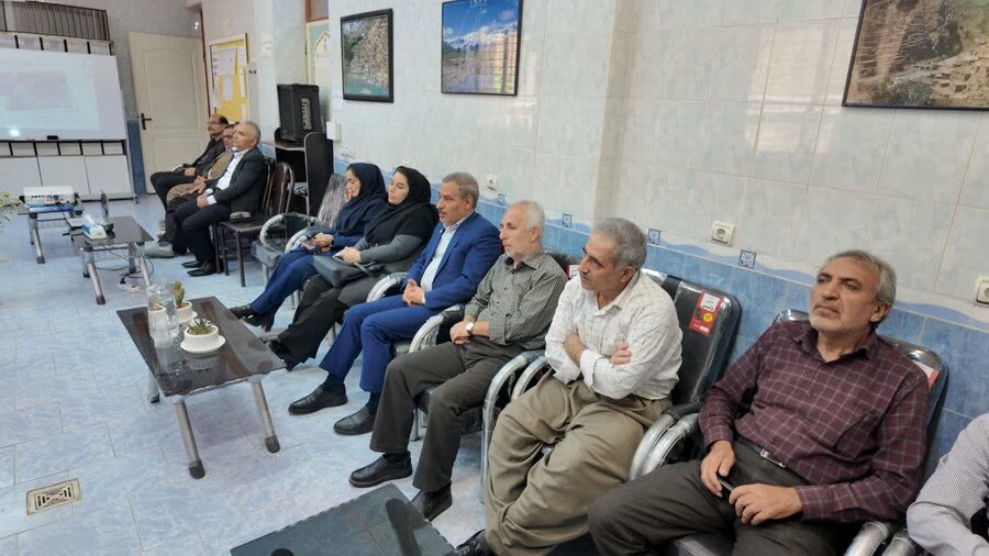 نخستین جلسه آموزشی «طرح سلام» با حضور بازنشستگان آموزش و پرورش در سنندج برگزار شد