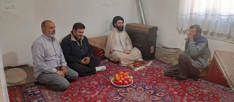 فیروزکوه | تجلیل امام جمعه شهرستان از خانواده‌های بهزیستی به مناسبت ولادت حضرت زینب (س) و روز پرستار