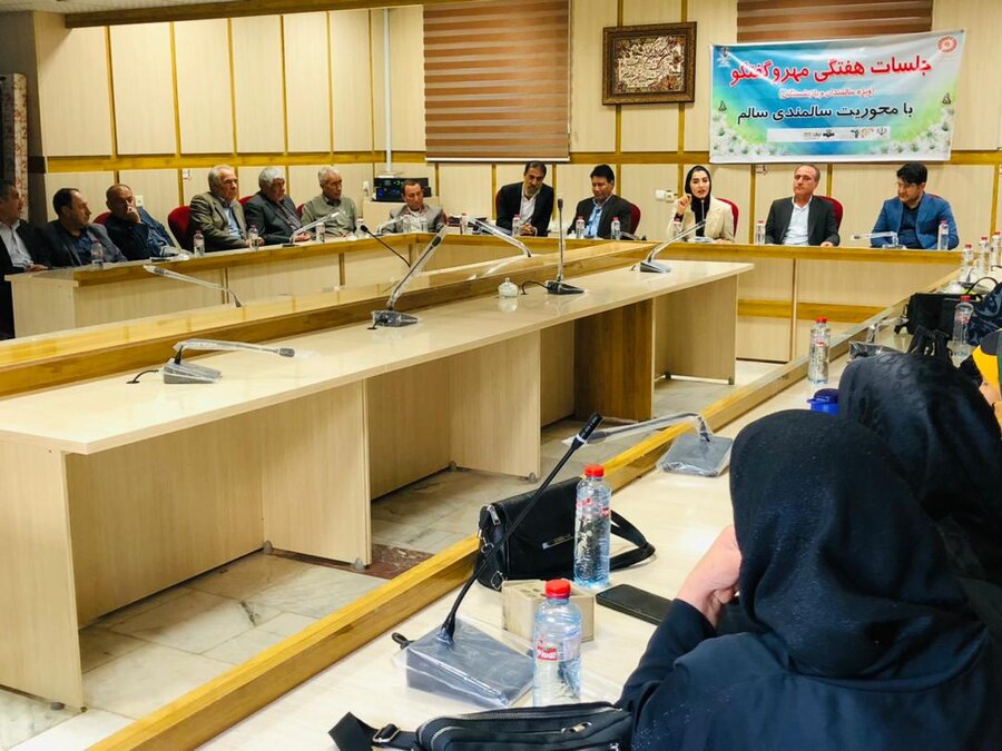 برگزاری جلسات هفتگی «مهر و گفتگو» ویژه سالمندان و بازنشستگان در مدرسه استثنایی شقایق یاسوج