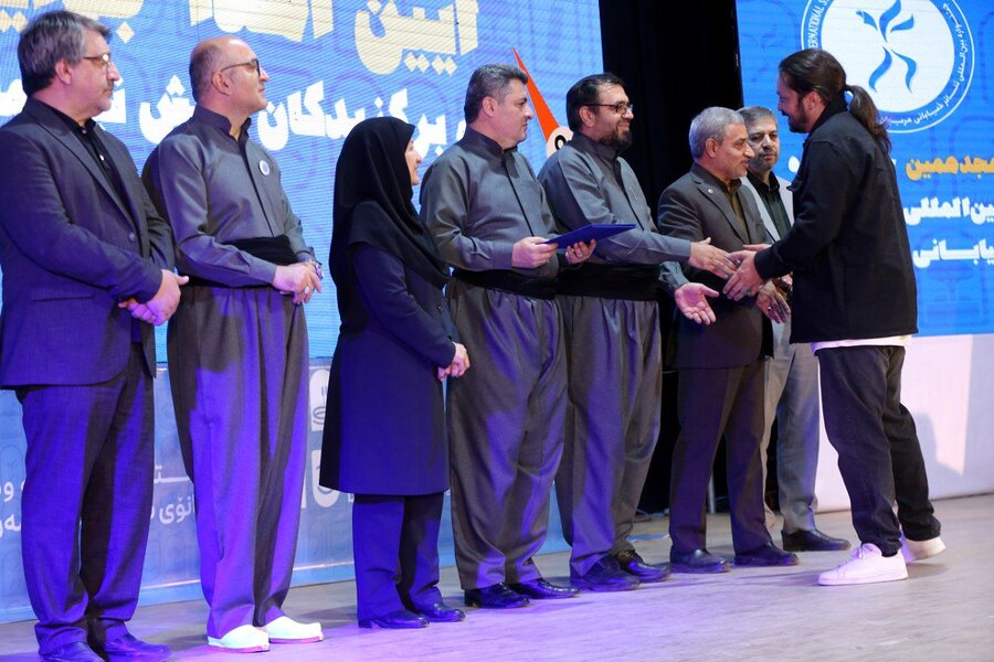 اختتامیه هجدهمین جشنواره بینالمللی تئاتر خیابانی مریوان با حضور مسئولان بهزیستی کشور برگزار شد