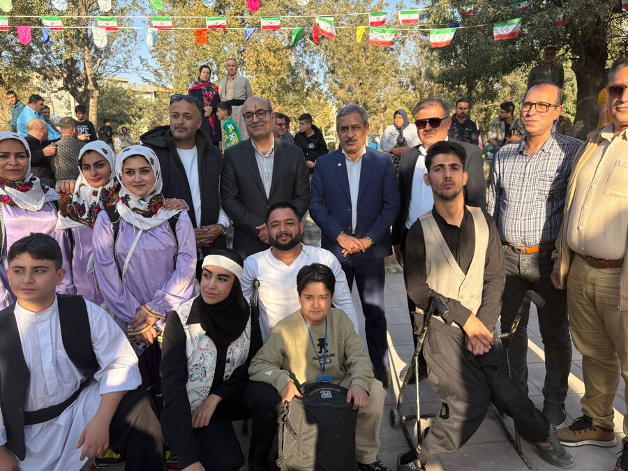 حضور مدیرکل بهزیستی کردستان در اجراهای بخش فراگیر معلولان هجدهمین جشنواره تئاتر خیابانی مریوان