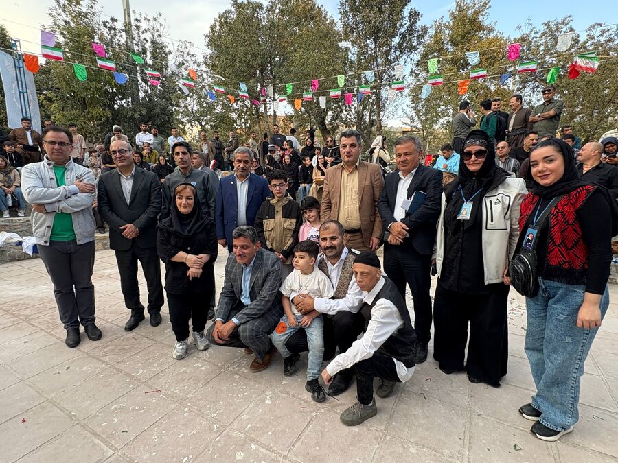 حضور مدیرکل بهزیستی کردستان در اجراهای بخش فراگیر معلولان هجدهمین جشنواره تئاتر خیابانی مریوان