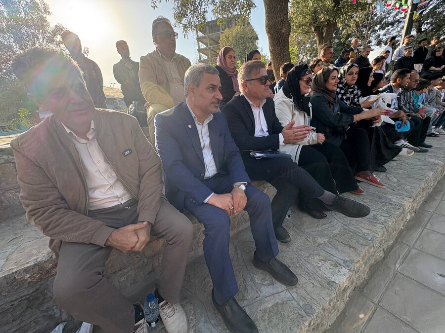 حضور مدیرکل بهزیستی کردستان در اجراهای بخش فراگیر معلولان هجدهمین جشنواره تئاتر خیابانی مریوان