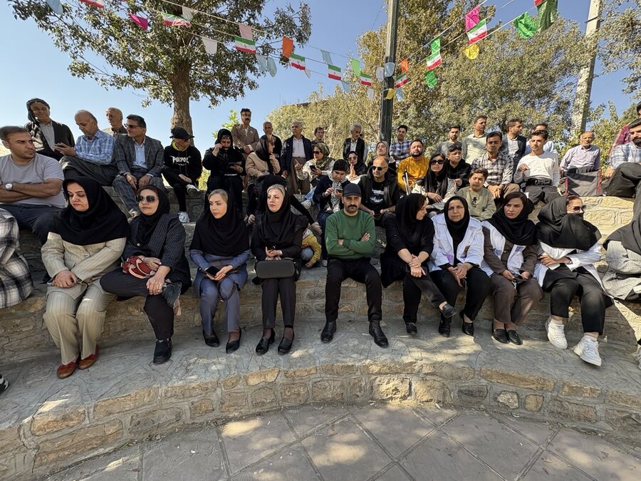 حضور مدیرکل بهزیستی کردستان در اجراهای بخش فراگیر معلولان هجدهمین جشنواره تئاتر خیابانی مریوان