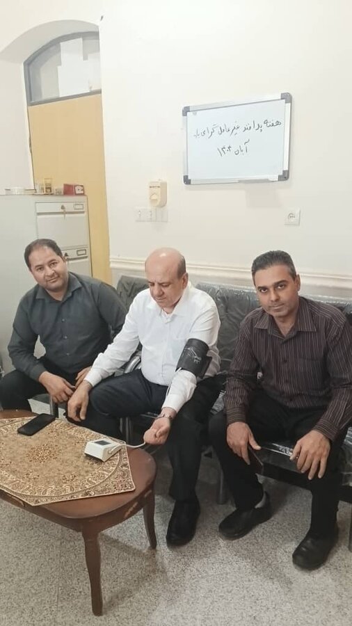 بستک| پایش قند و فشارخون کارکنان بهزیستی شهرستان بستک 
