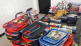 اهدای ۲۴  پک لوازم التحریرتوسط خانواده مبارکی به دانش‌آموزان دوره ابتدایی بهزیستی