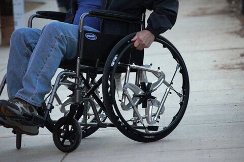 بهزیستی ماهانه نزدیک به ۳۰ میلیارد تومان مستمری به معلولین پرداخت می کند