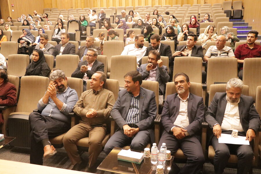 از خیرین فعال در حوزه کودکان کار و خیابان تجلیل شد