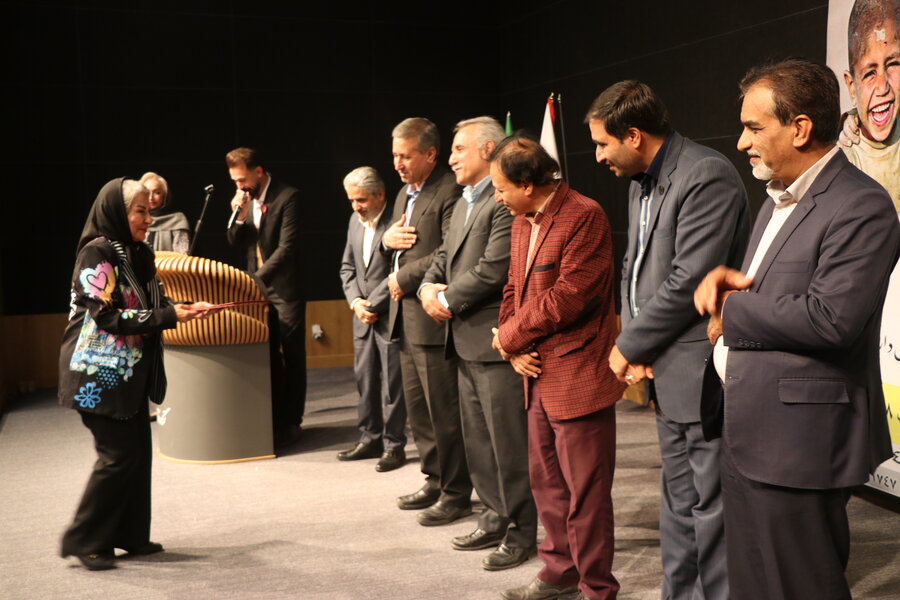 از خیرین فعال در حوزه کودکان کار و خیابان تجلیل شد