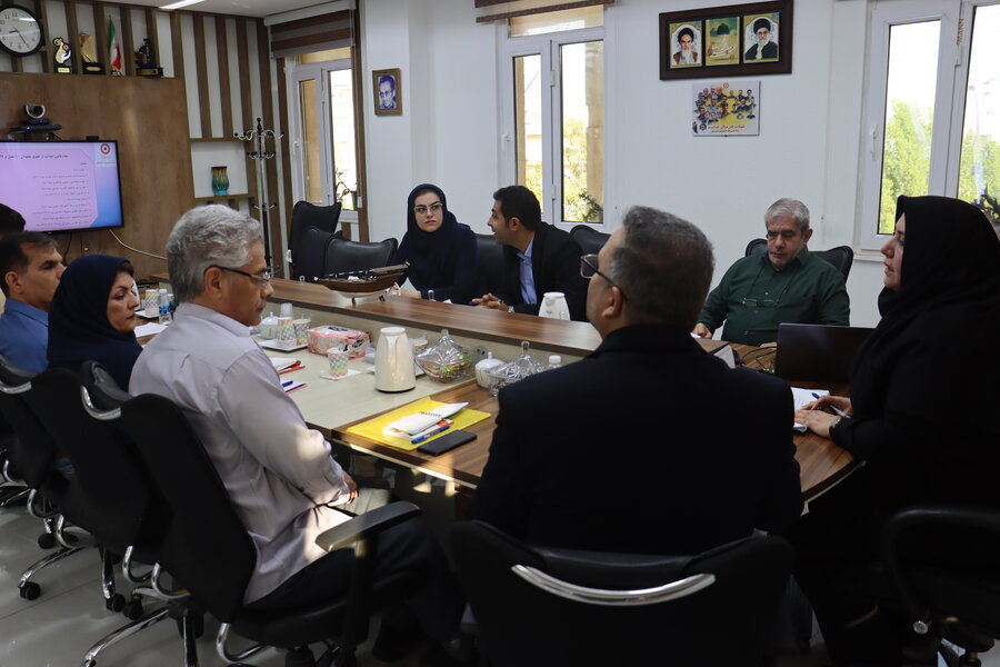 نشست بررسی اجرای قانون جامع حمایت از حقوق معلولان در بهزیستی استان بوشهر