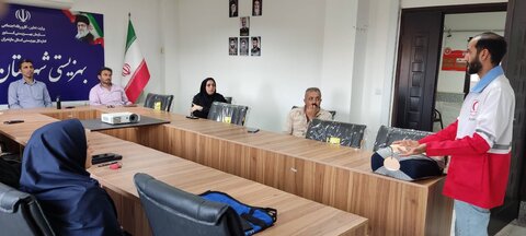 سیمرغ| دوره آموزشی آمادگی در برابر مخاطرات و کمک های اولیه در بهزیستی سیمرغ برگزار شد