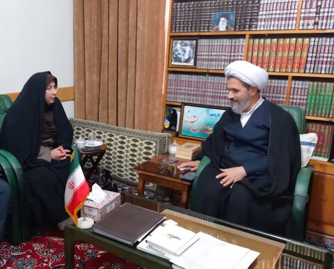 نشست سرپرست بهزیستی مازندران با امام جمعه فریدونکنار با محوریت مسئولیت‌ اجتماعی 