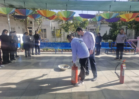 کرج | اجرای مانور اطفاء حریق در مرکز اعصاب و روان مهرورزان صبا گستر