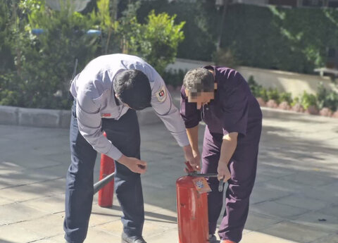 کرج | اجرای مانور اطفاء حریق در مرکز اعصاب و روان مهرورزان صبا گستر