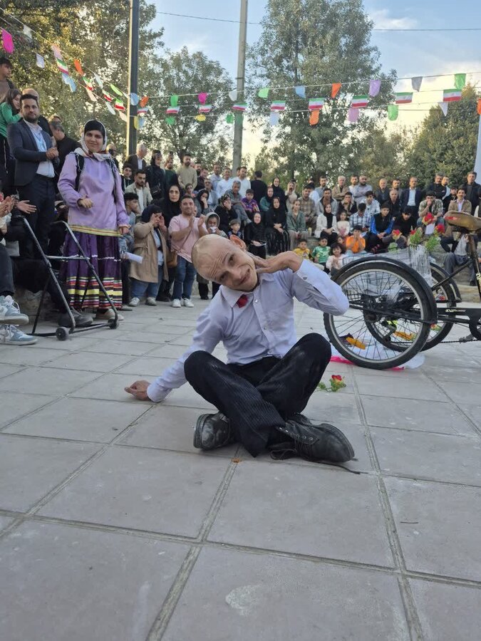 تبریک مدیرکل بهزیستی استان یزد به کسب رتبه نخست جشنواره تئاتر توان‌خواه توسط محمد زارع‌زاده